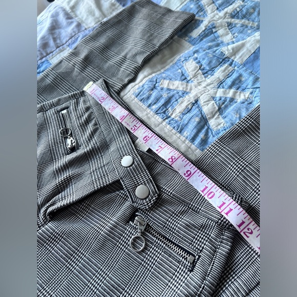 H&M Womens Grey White Plaid Dress Pants Emo Punk Trousers 4 - Picture 7 of 10
